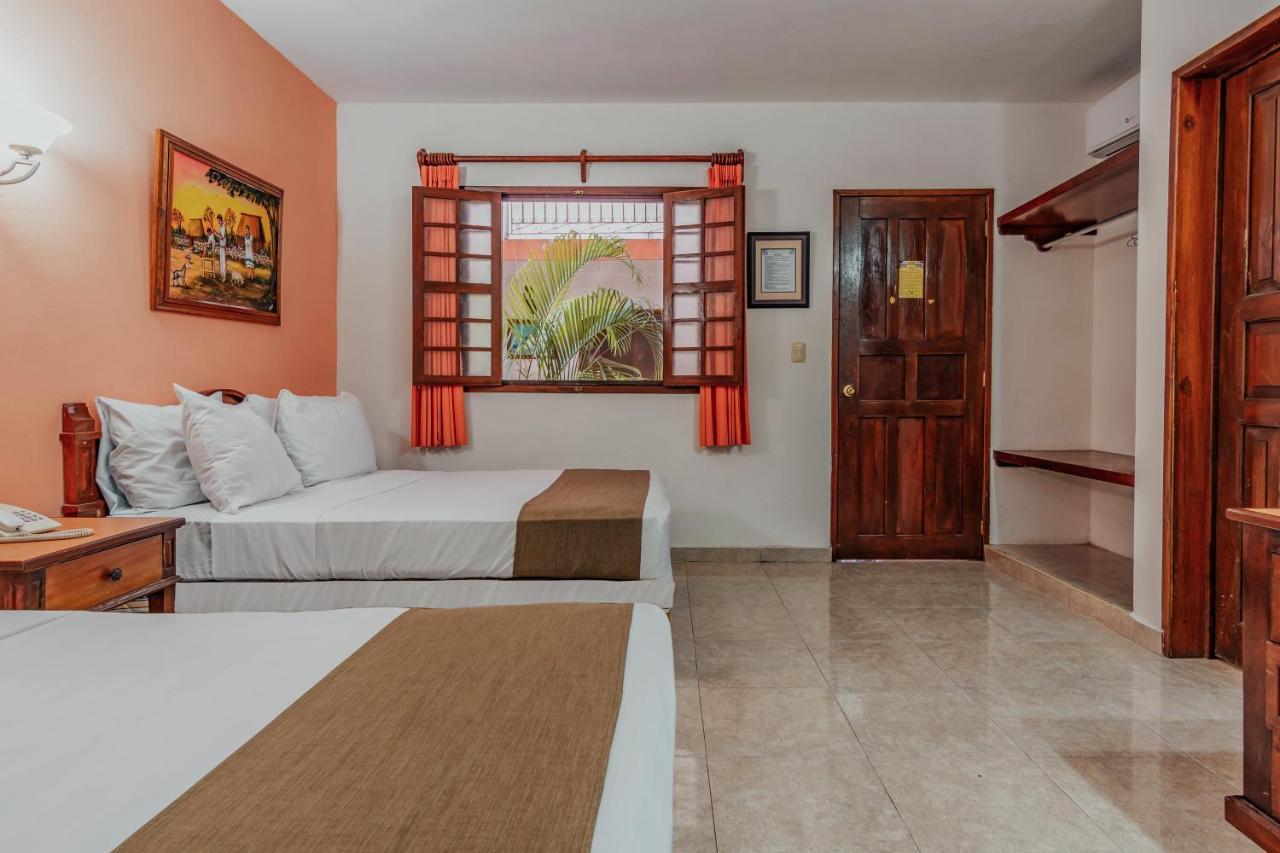 Hotel Santa Maria Merida Exterior photo